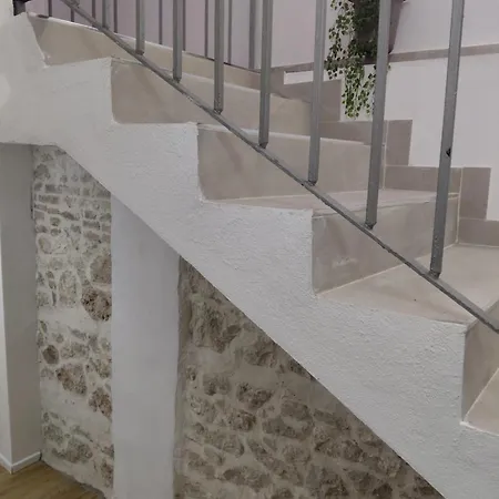 Stornelli Suite&apartments Casa vacanze *